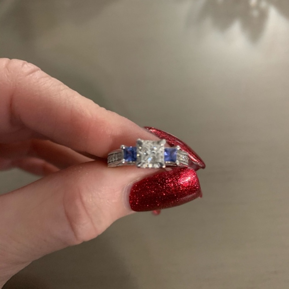 14k white gold diamond and sapphire ring. 1k tw